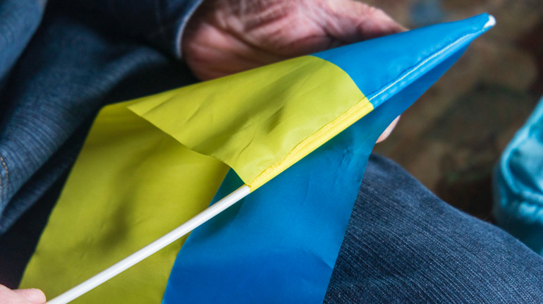 Як українці ставляться до тих, хто залишився на окупованих територіях? Опитування