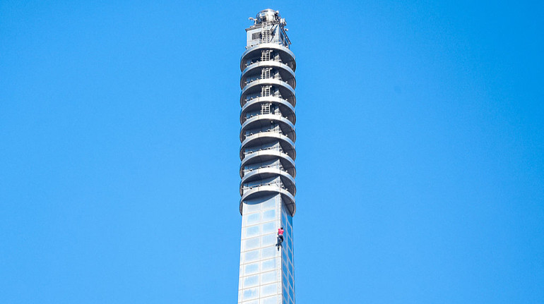 У Тайвані американський скелелаз піднявся на один із найвищих хмарочосів планети без страховки