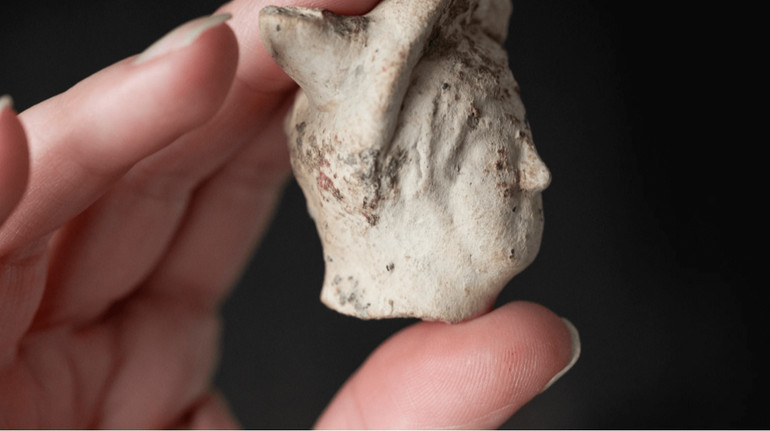 У Британії виявили рідкісну глиняну голову бога Меркурія та невідоме римське поселення