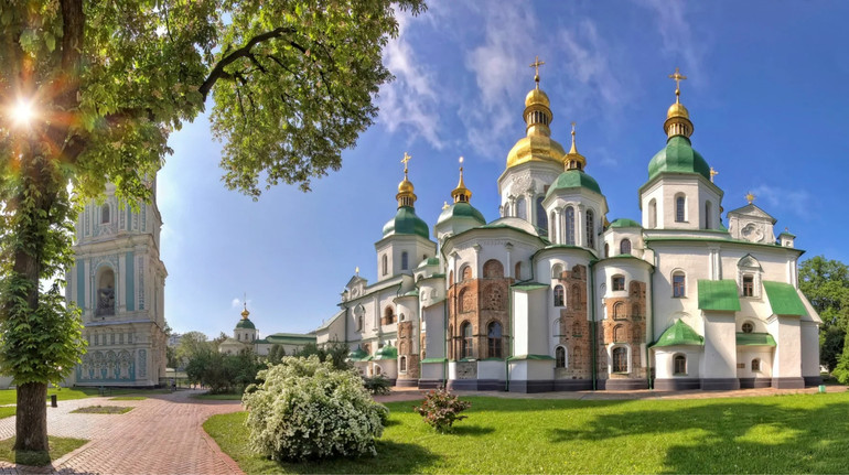 Колектив Софії Київської заявляє про тиск і звертається до президента