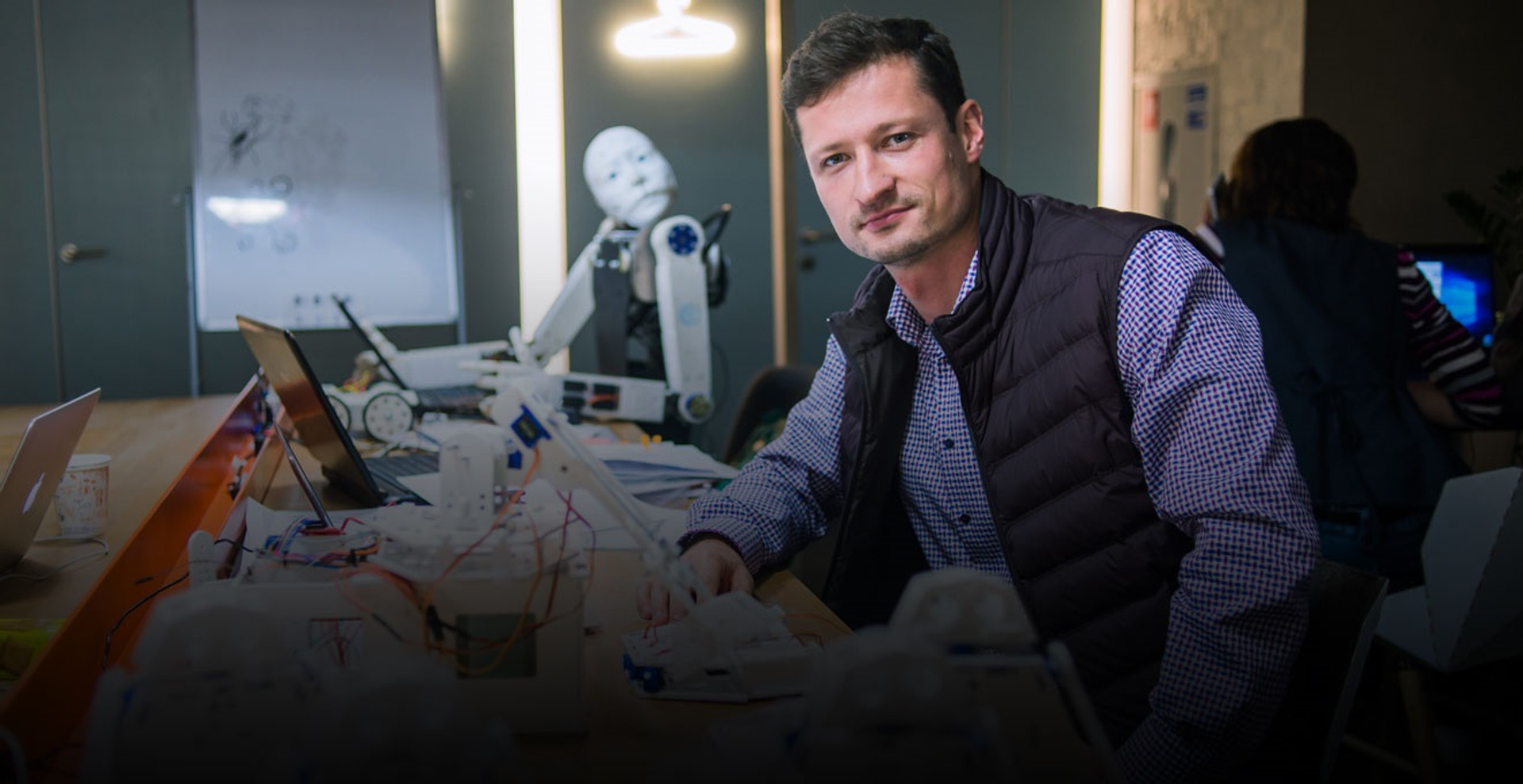 Ламати, вивчати, бачити. Олексій Резніченко і його роботи