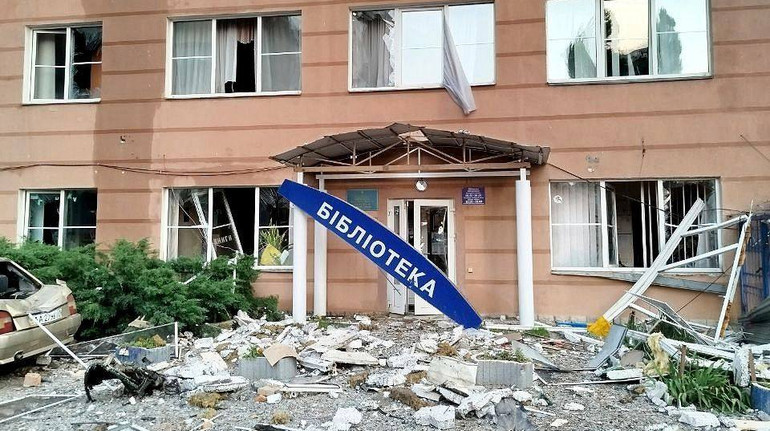 Бібліотека імені Сковороди у Києві постраждала від нічного обстрілу