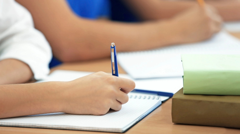 Одиниці, яких не видно на графіку: випускники сільських шкіл рідко отримують на НМТ найвищі бали