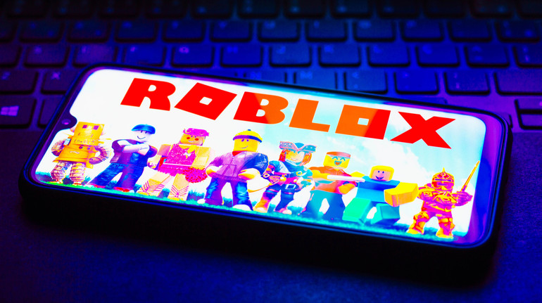 Roblox заблокує дітям можливість спілкуватися зі старшими незнайомцями: все через педофілів