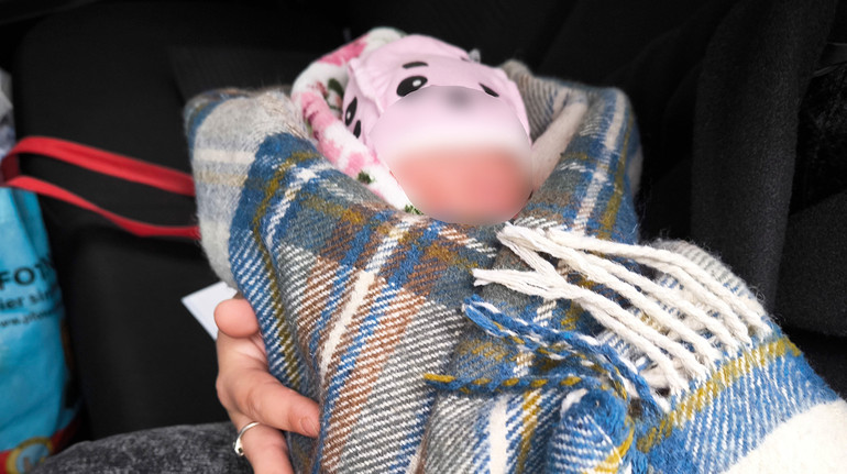 У Миколаєві батьки намагалися продати свою новонароджену дитину за 10 тисяч доларів: їх затримали