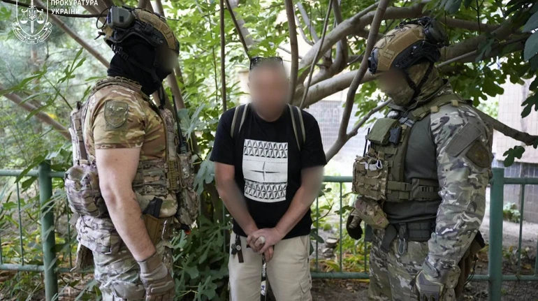 Змушував надсилати інтимні фото і відео: в Одесі чоловіка підозрюють у сексуальній експлуатації дітей