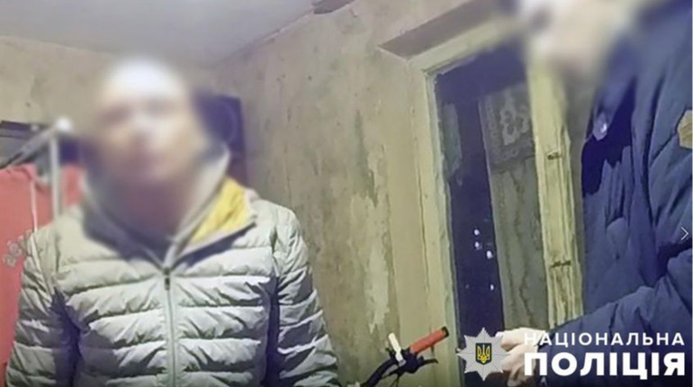 Призначили максимальне покарання: у Києві засудили чоловіка, який розбещував неповнолітніх дівчат