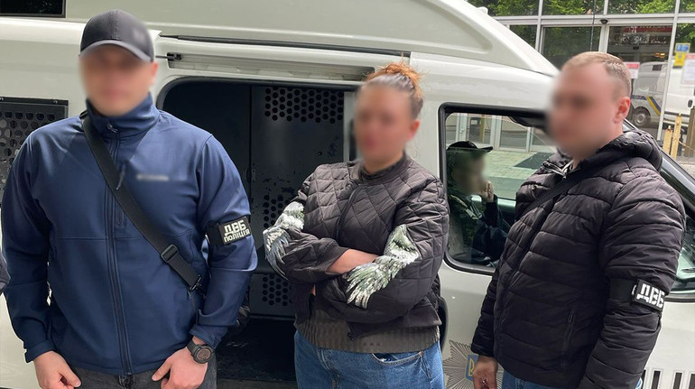 6 тисяч доларів за непридатність до служби: у Києві затримали жінку, яка продавала фіктивні діагнози