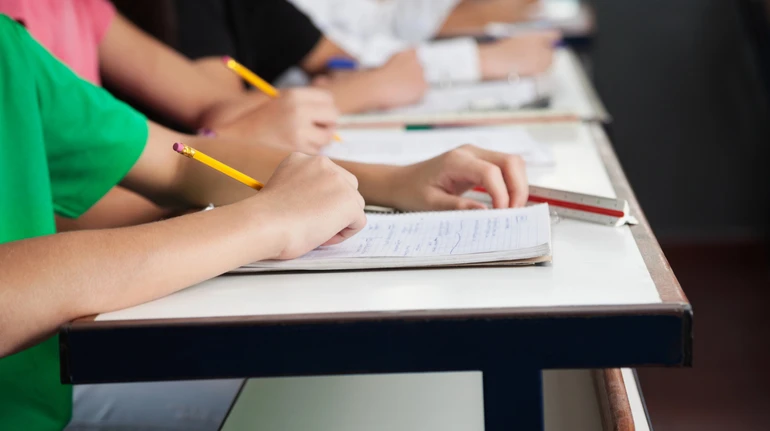 Чи штрафуватимуть батьків за прогули уроків їхніх дітей? Пояснення поліції