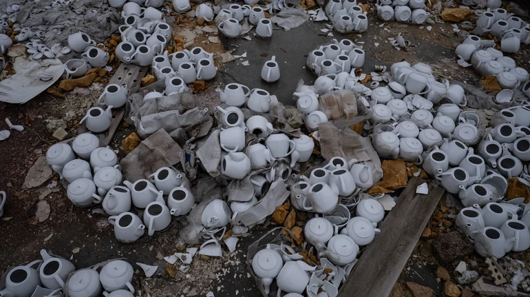 Росіяни зруйнували порцеляновий завод у Дружківці