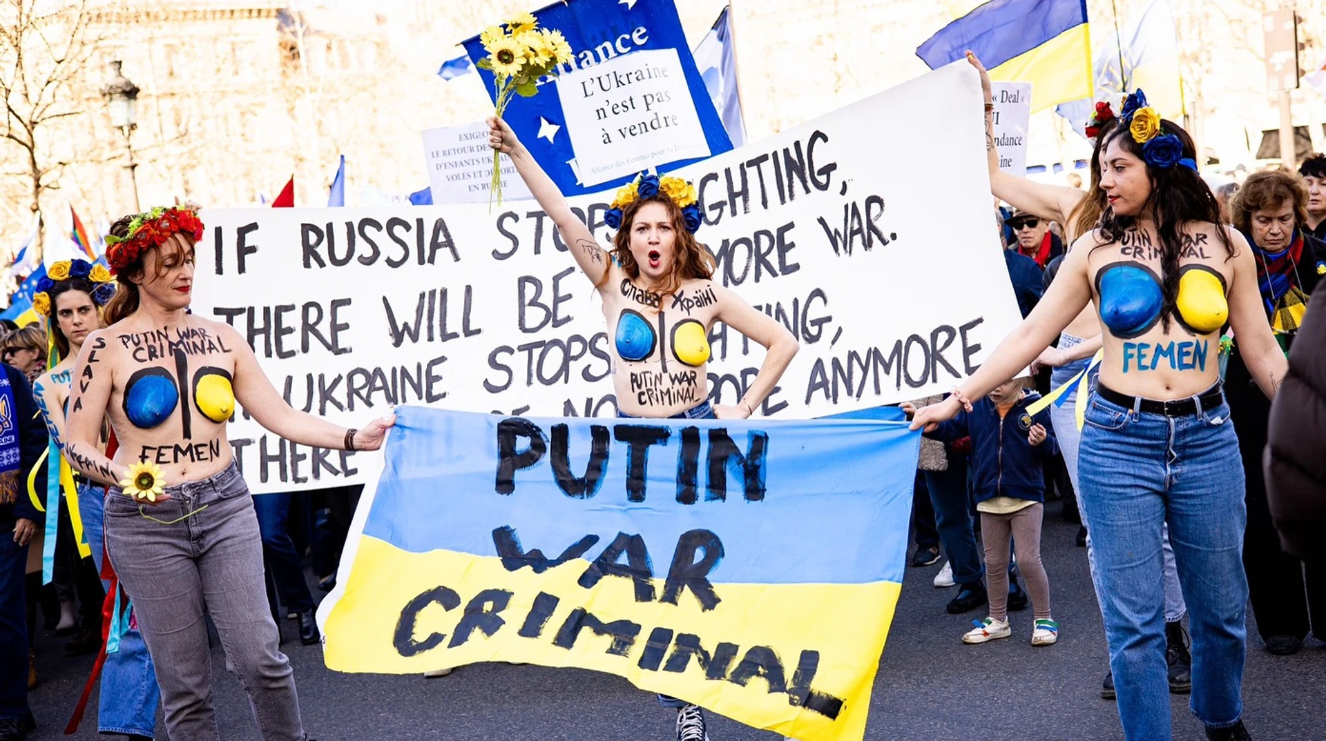 Незрозумілі, але незабутні. Що політичні акції FEMEN можуть розповісти про незалежну Україну