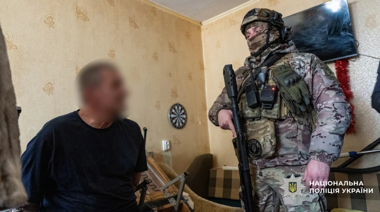 У Києві затримали матір і вітчима, які знімали порно за участі доньки