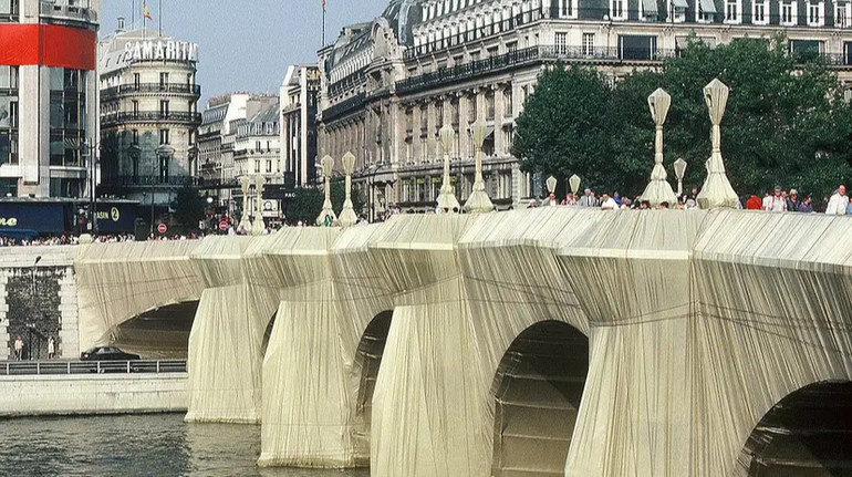 Французький митець повторить роботу художників Крісто та Жанни-Клод у Парижі