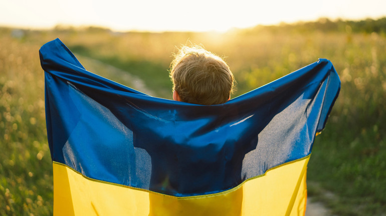 Росіяни погрожували переслідуванням: з окупованого Криму повернули матір з п’ятьма дітьми