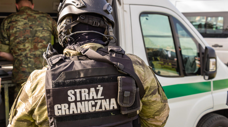 Nearly 40,000 Trying of the Border: Statistics of Departure Men Agired 18-22 in Poland