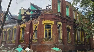 У Слов’янську російський авіаудар зруйнував історичну будівлю Друкарського двору