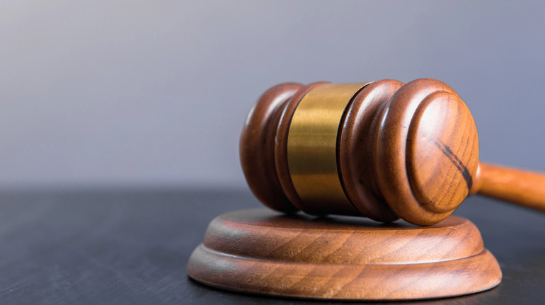 Перші три заяви поліція проігнорувала: у Франції судять гіпнотерапевта, що зґвалтував 14 жінок