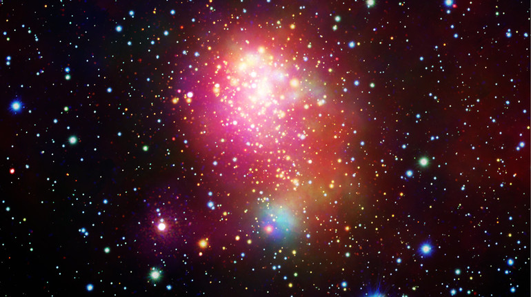 Телескоп NASA зазнімкував різнобарвні деталі найближчого до Землі суперскупчення зірок