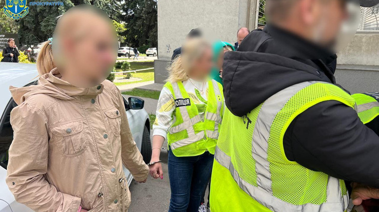 Підшукувала покупців ще вагітною: на Сумщині затримали матір, яка намагалася продати своє немовля