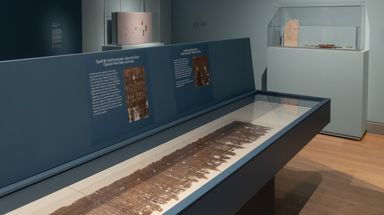 У США вперше показали позолочений сувій давньоєгипетської Книги мертвих