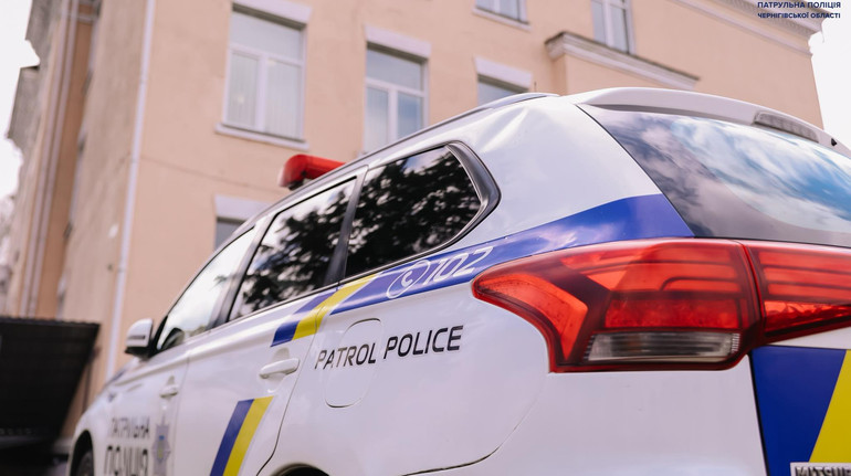 У Чернігові дівчата танцювали під російський трек на Алеї Героїв: поліція проводить перевірку