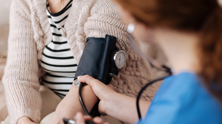 В Україні з’явиться нова послуга довготривалого медсестринського догляду для ВПО