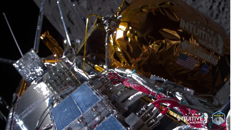Вперше за понад 50 років: космічний апарат США Одіссей успішно приземлився на Місяці