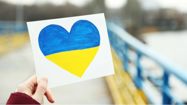 Ще трьох українських підлітків вдалося вивезти з окупації: їхній будинок обстріляли касетними боєприпасами