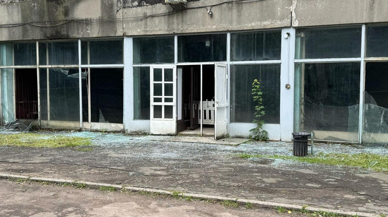 Росіяни пошкодили Національну кіностудію імені Довженка у Києві