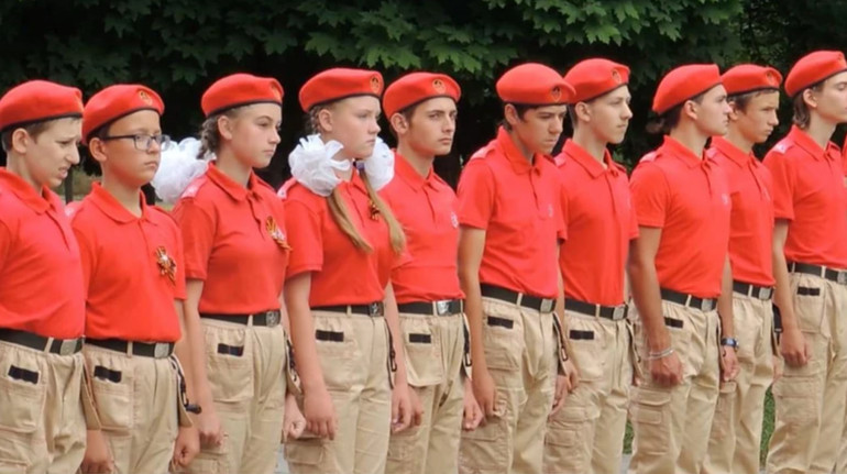 Готували українських дітей воювати за РФ: керівникам Юнармії на Донеччині оголосили про підозри