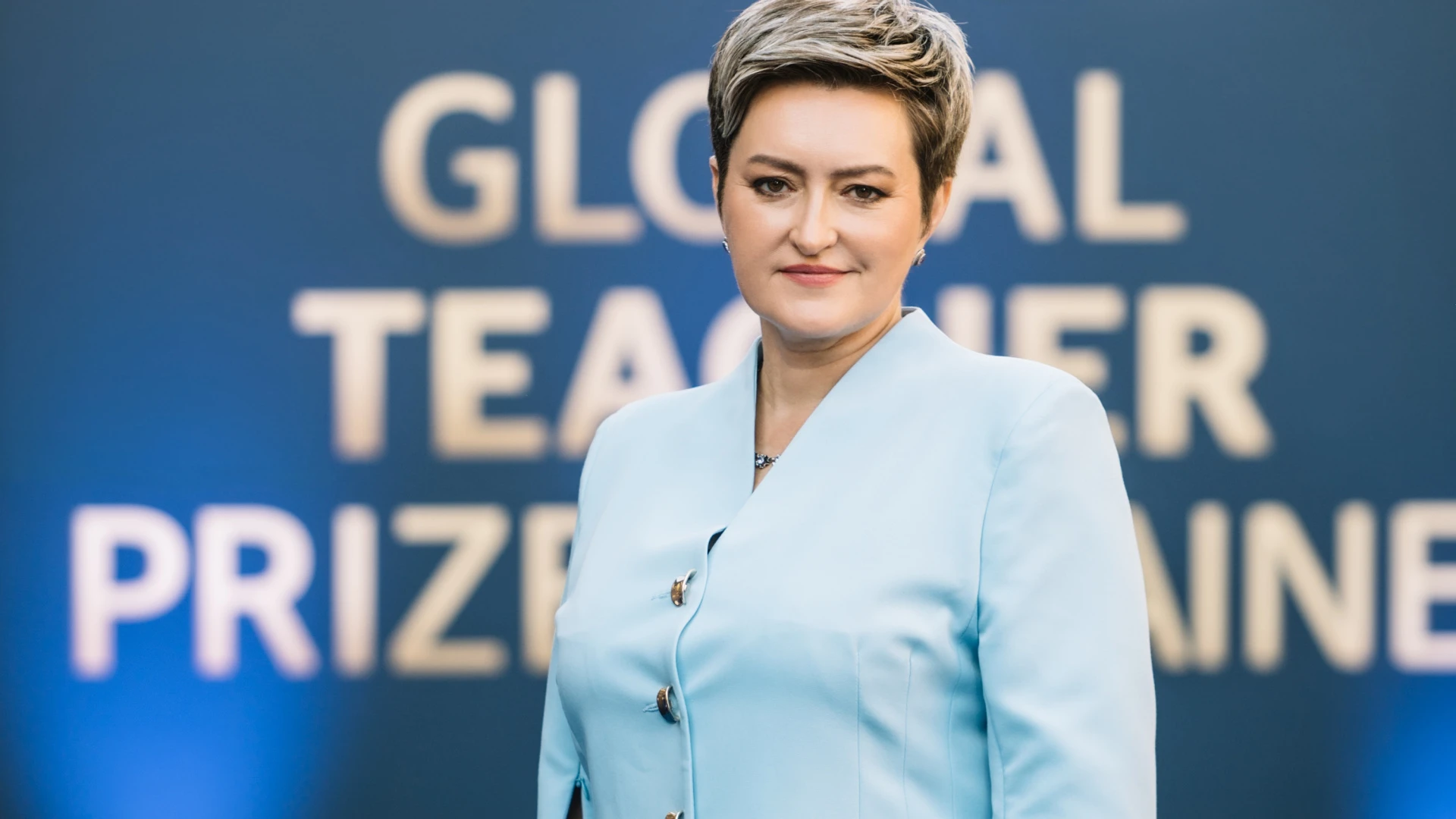 Вчителі тримають небо над дітьми, поки батьки виборюють свободу. Інтерв'ю з найкращою вчителькою України 2026