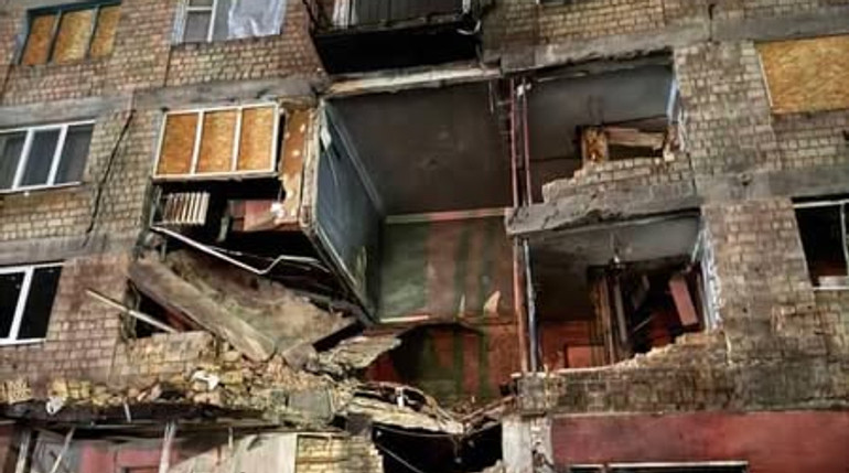 У Києві впало перекриття дому, куди влітку влучив дрон: депутат звинуватив владу у бездіяльності