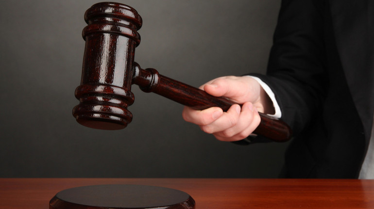 На Закарпатті засудили подружжя: мати і вітчим систематично ґвалтували 12-річну доньку