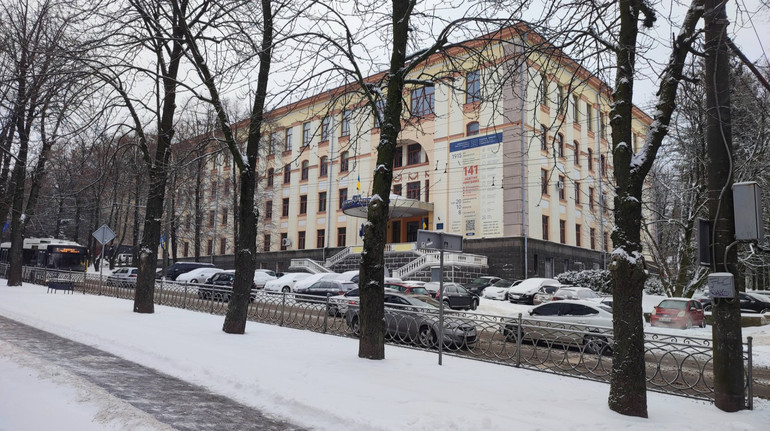 У Рівному виш зарахував військового на навчання без його згоди: боєць дізнався про це під час сесії