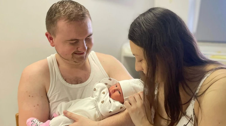 Вагітність була непростою: у Львові 27-річна жінка з пересадженою ниркою народила дитину