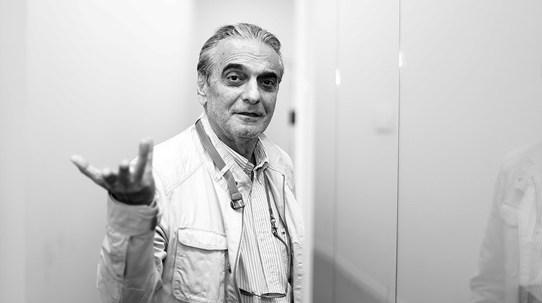 Помер іранський актор Хомаюн Ершаді, зірка фільму Бігун за повітряним змієм