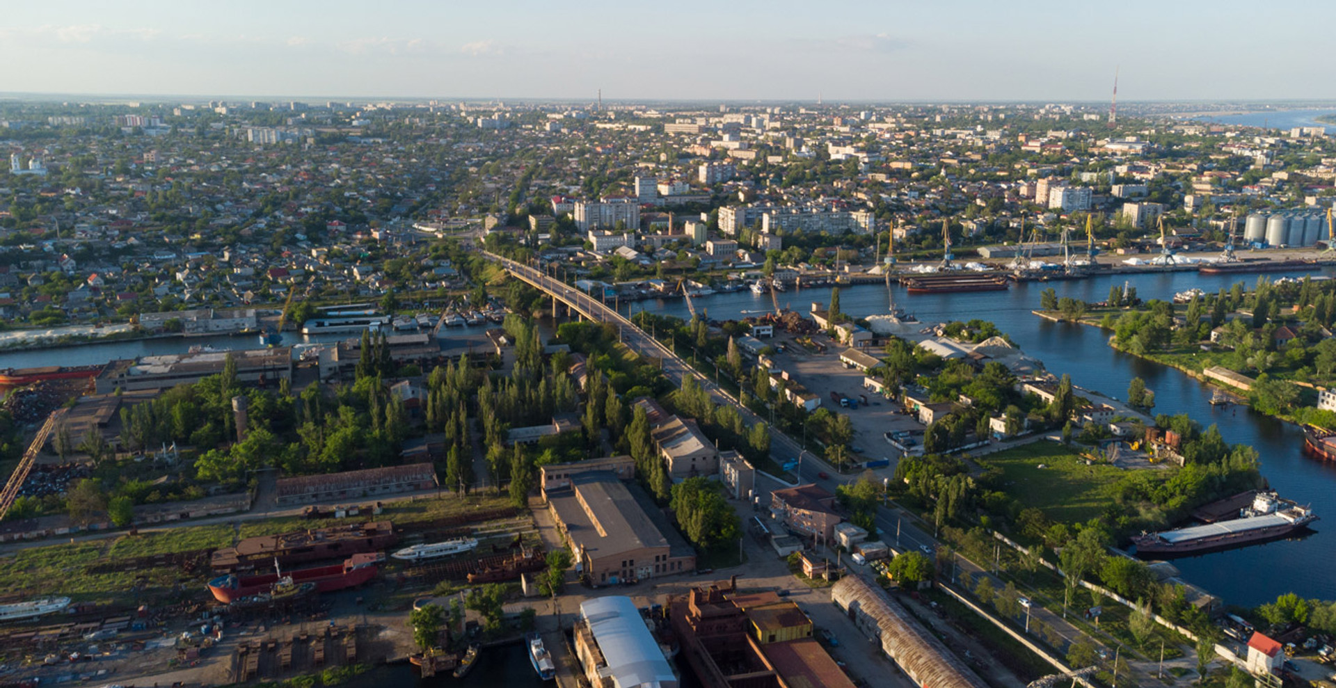 Росіяни хочуть змусити людей себе полюбити. Як Херсон живе кілька місяців під окупацією