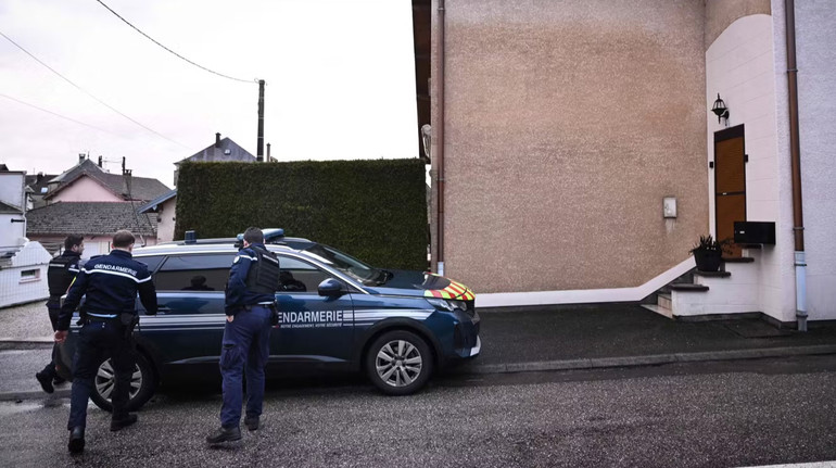 У Франції в домашній морозилці знайшли тіла двох немовлят: 50-річну матір затримали