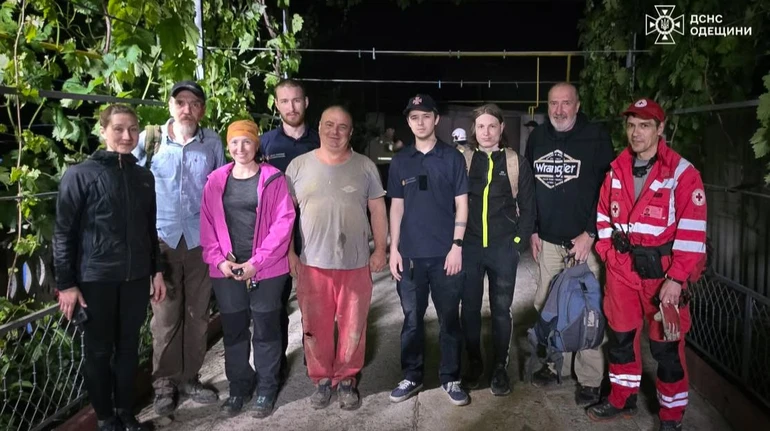 Wandered in the catacombs for 9 hours: a man who disappeared from his own plot was rescued in Odesa