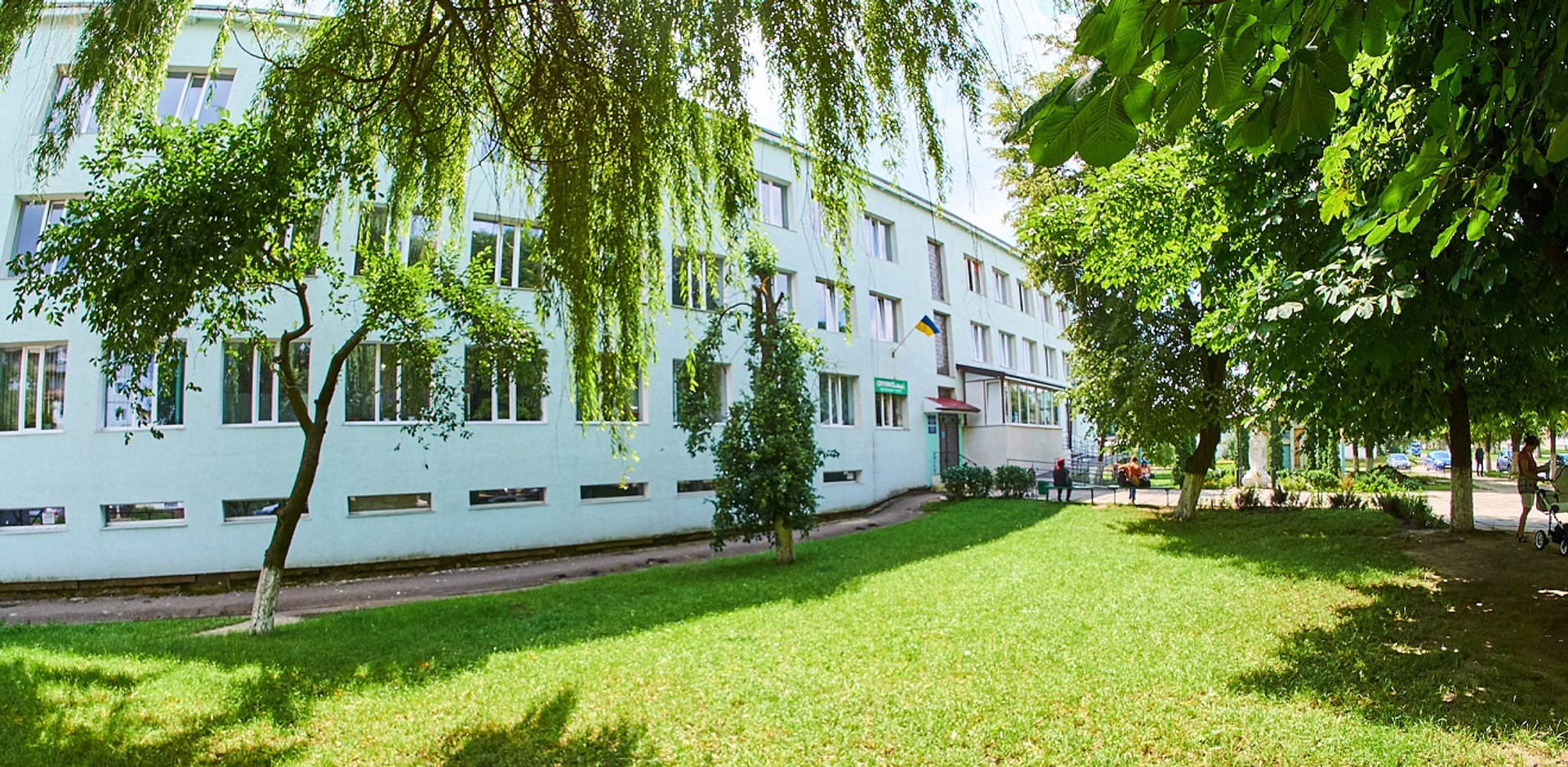 Пандуси, Wi-fi та електрокардіографи у кожному кабінеті – як медреформа змінила лікарню у Червонограді