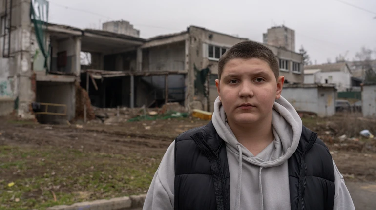 Було важко ставати на ноги: як 12-річний Захар після поранення від гранати вчиться жити без страху