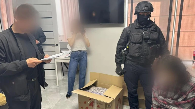 Псевдофонди привласнили 13 млн грн, зібрані для хворих дітей – учасникам схеми вручили підозри