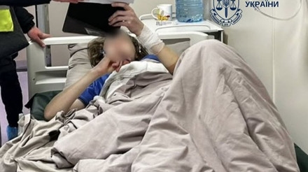 У Києві під варту візьмуть 14-річного підлітка, який кинувся з ножем на однокласника на вчительку