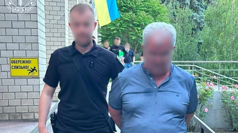Попросив допомогти і зґвалтував: затримали 65-річного кривдника дитини, який хотів утекти за кордон