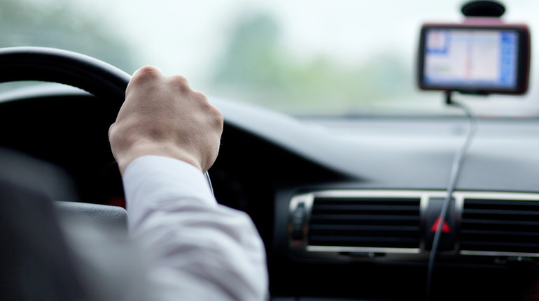 Як ветеранам з інвалідністю пройти безоплатне навчання водінню адаптивного авта? Пояснення Мінвету