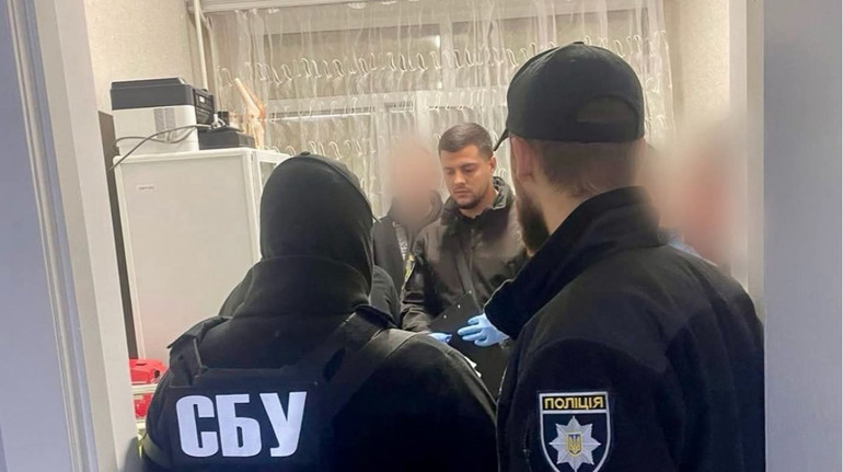 Фейкова інвалідність і зняття з обліку: на Київщині затримали організаторів схем ухилення від служби