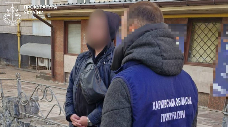 In Kharkiv, they detained an associate professor of a university who promised to help with the defense of his diploma for money