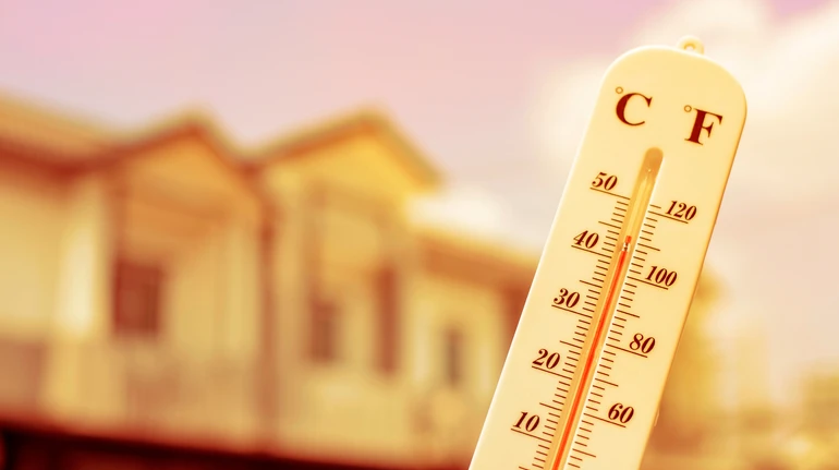 Понад 50°C на поверхні в Києві та Одесі: супутники показали, як міська забудова посилює літню спеку
