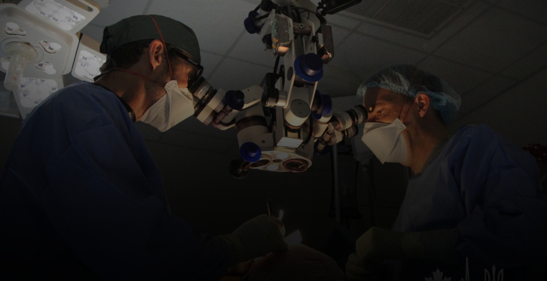 Хірургічний десант доктора Антонишина. Як канадські лікарі допомагають робити пластичні операції важкопораненим українцям