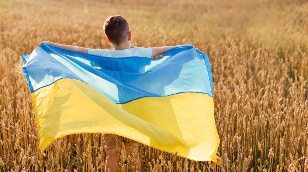 The majority of Ukrainians communicate in Ukrainian at home: survey about the language